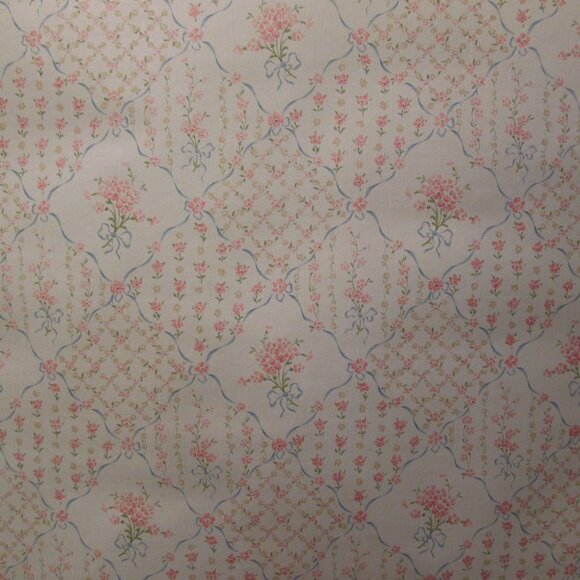 Vintage 1980s Floral Diamond Motif Wallpaper - Picture 2 of 12
